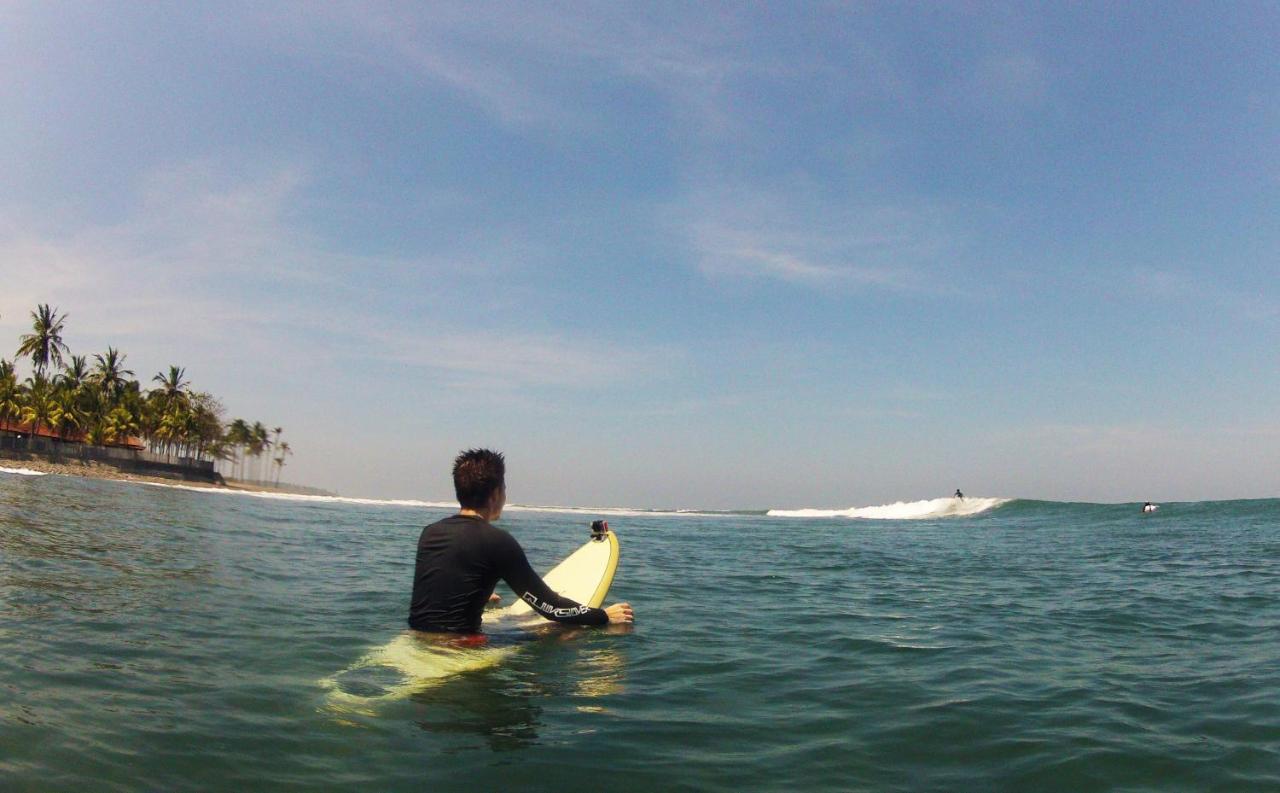 Jungle House - Surf & Stay Pulukan Kültér fotó