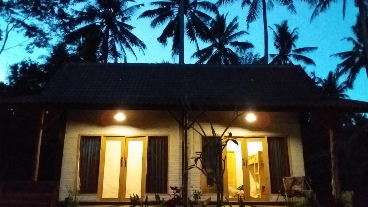 Jungle House - Surf & Stay Pulukan Kültér fotó