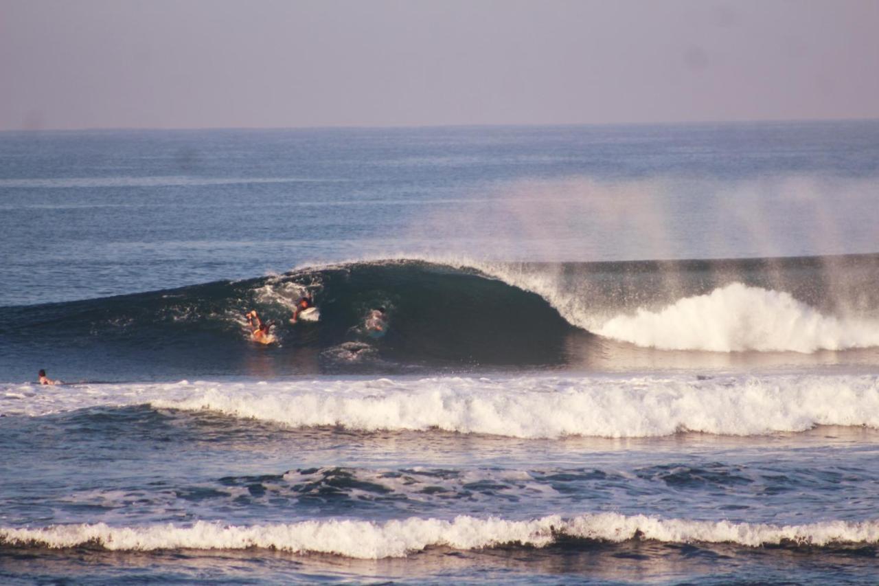 Jungle House - Surf & Stay Pulukan Kültér fotó