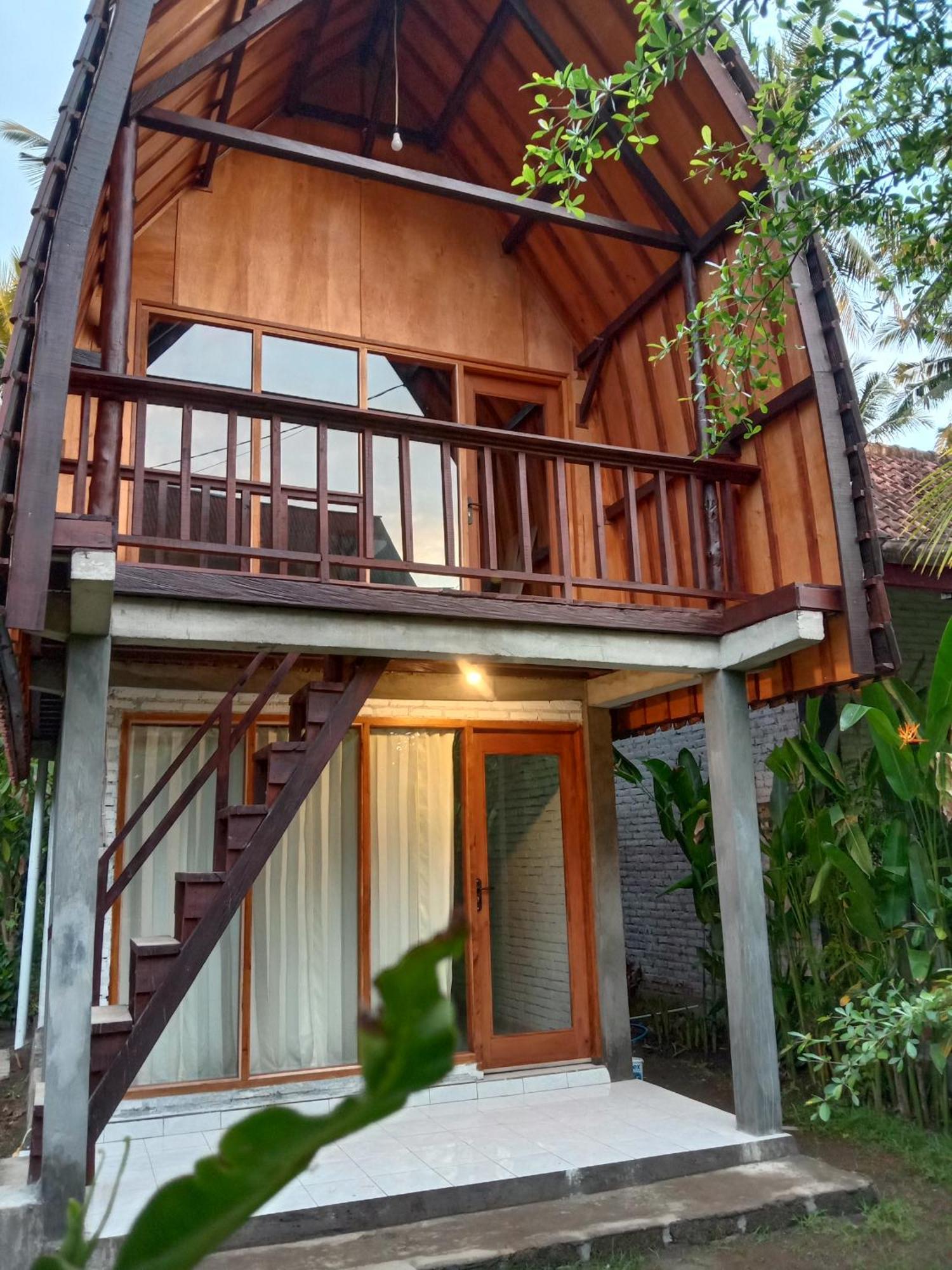 Jungle House - Surf & Stay Pulukan Kültér fotó